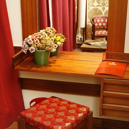 Hotel Catedral 3*
